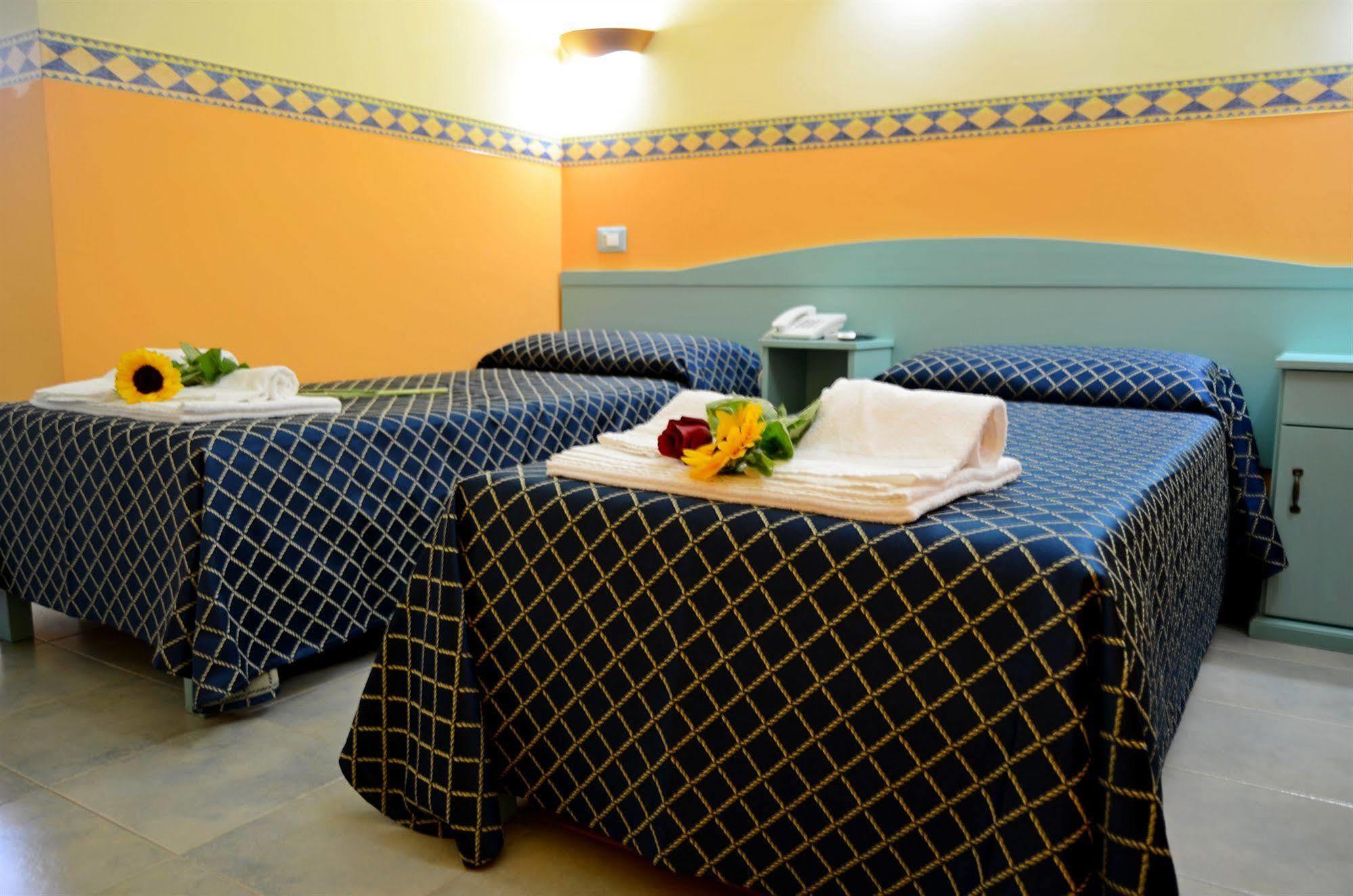 Hotel Costa Antiga Castelsardo Buitenkant foto